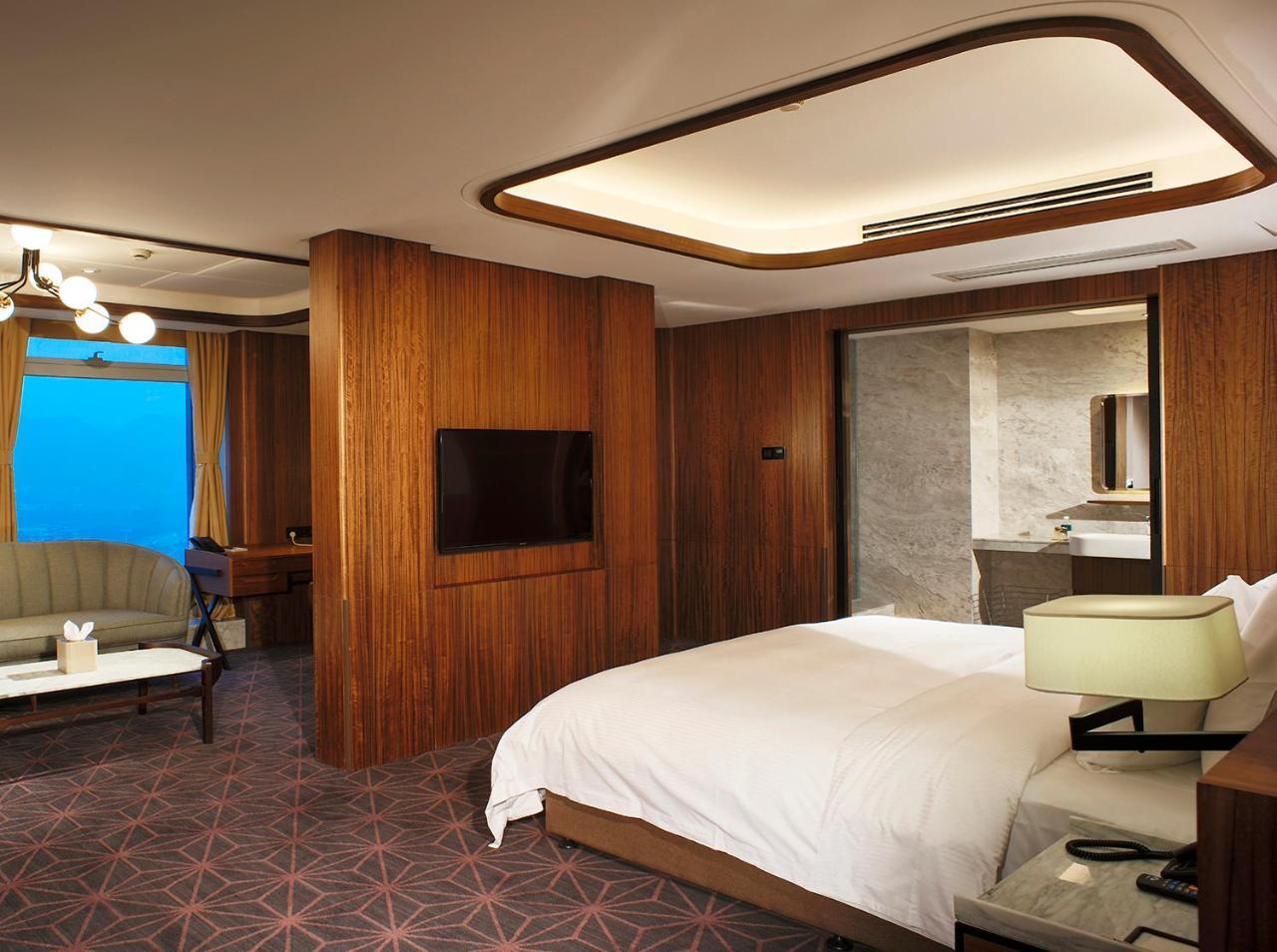 Chongqing The Lotus Hotel Экстерьер фото