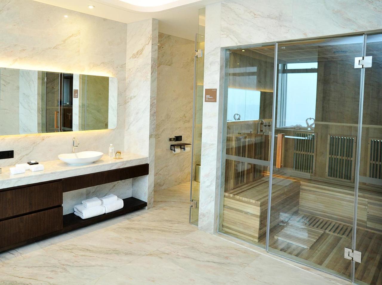 Chongqing The Lotus Hotel Экстерьер фото